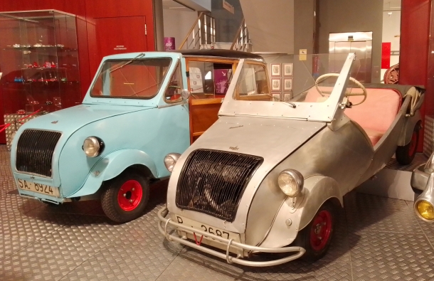 Biscuter Zapatilla y Biscuter Rubia. Museo de Historia de la Automoción de Salamanca