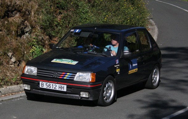 Imanol Cengoitia y Joseba Rodriguez (Peugeot 205 GTX de 1986)